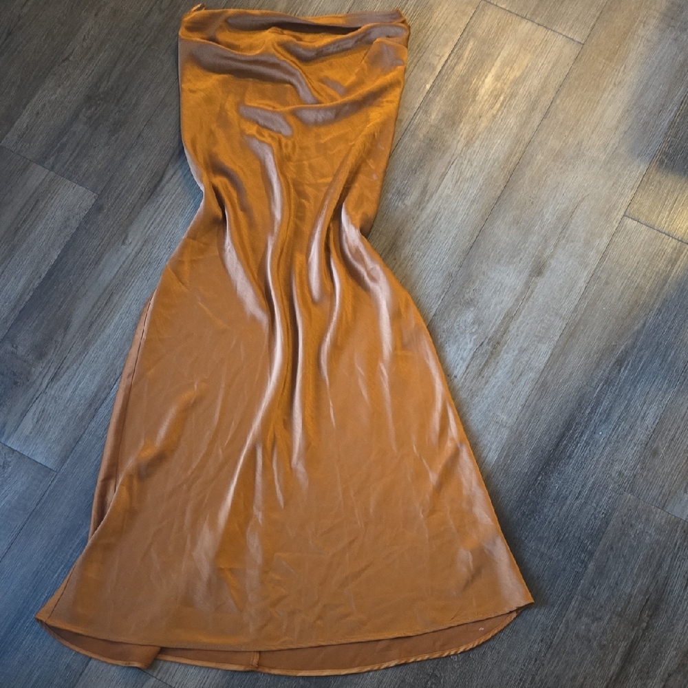 House of Harlow 1960 Strapless Midi